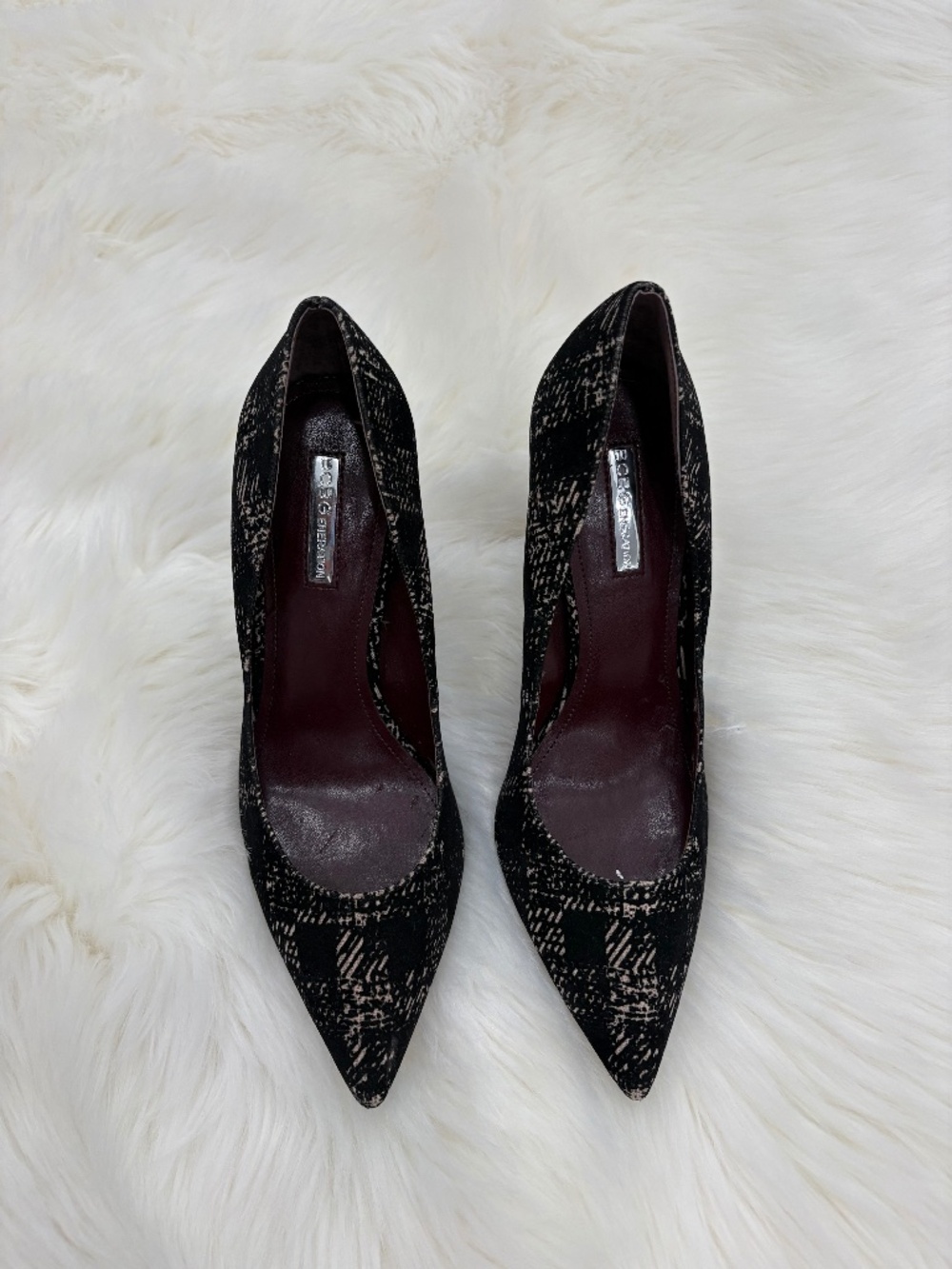 BCBGeneration - Black Pointed Toe Treasure Pump - Size 10